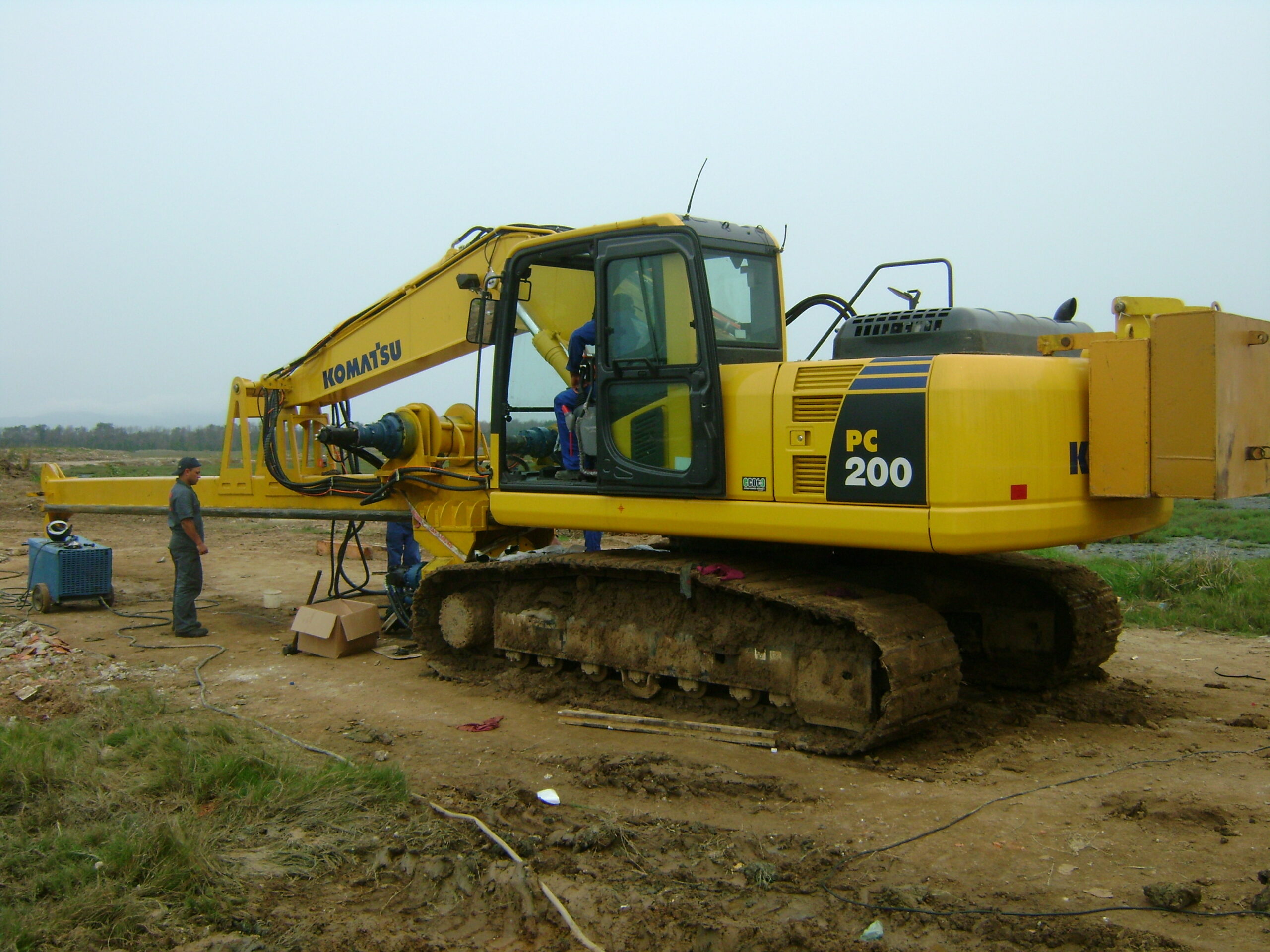 SM400P instalado em perfuratriz de estaca escavada